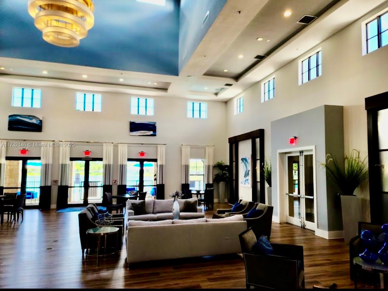 KENDALL COMMONS RESIDENTI - Residential