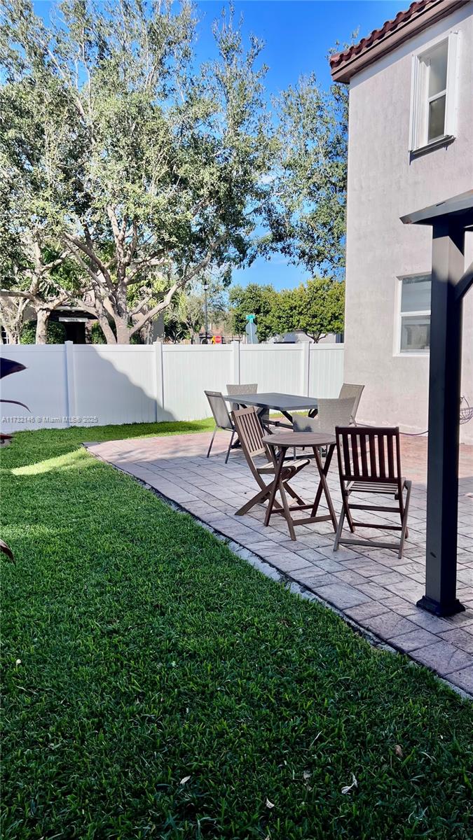 KENDALL COMMONS RESIDENTI - Residential