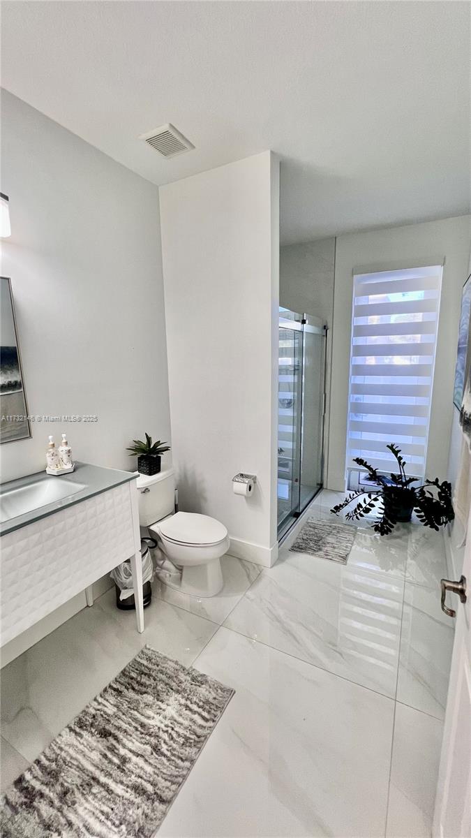 KENDALL COMMONS RESIDENTI - Residential