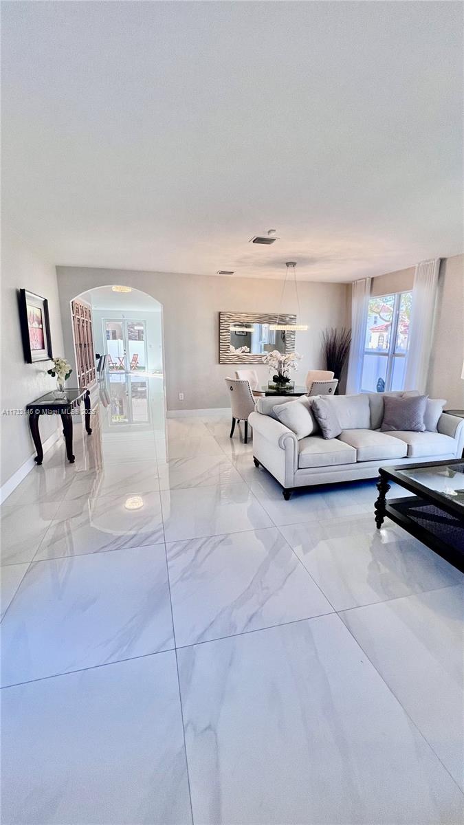 KENDALL COMMONS RESIDENTI - Residential