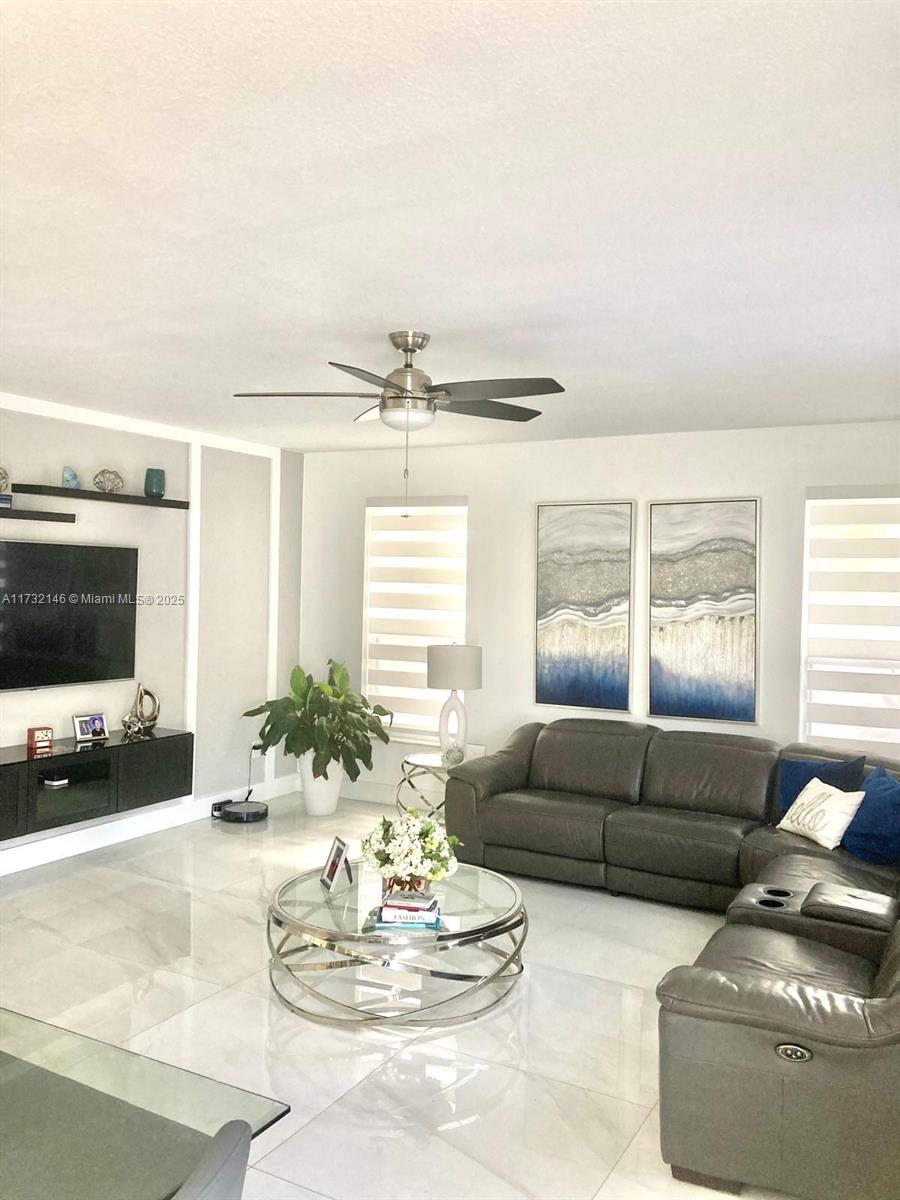 KENDALL COMMONS RESIDENTI - Residential