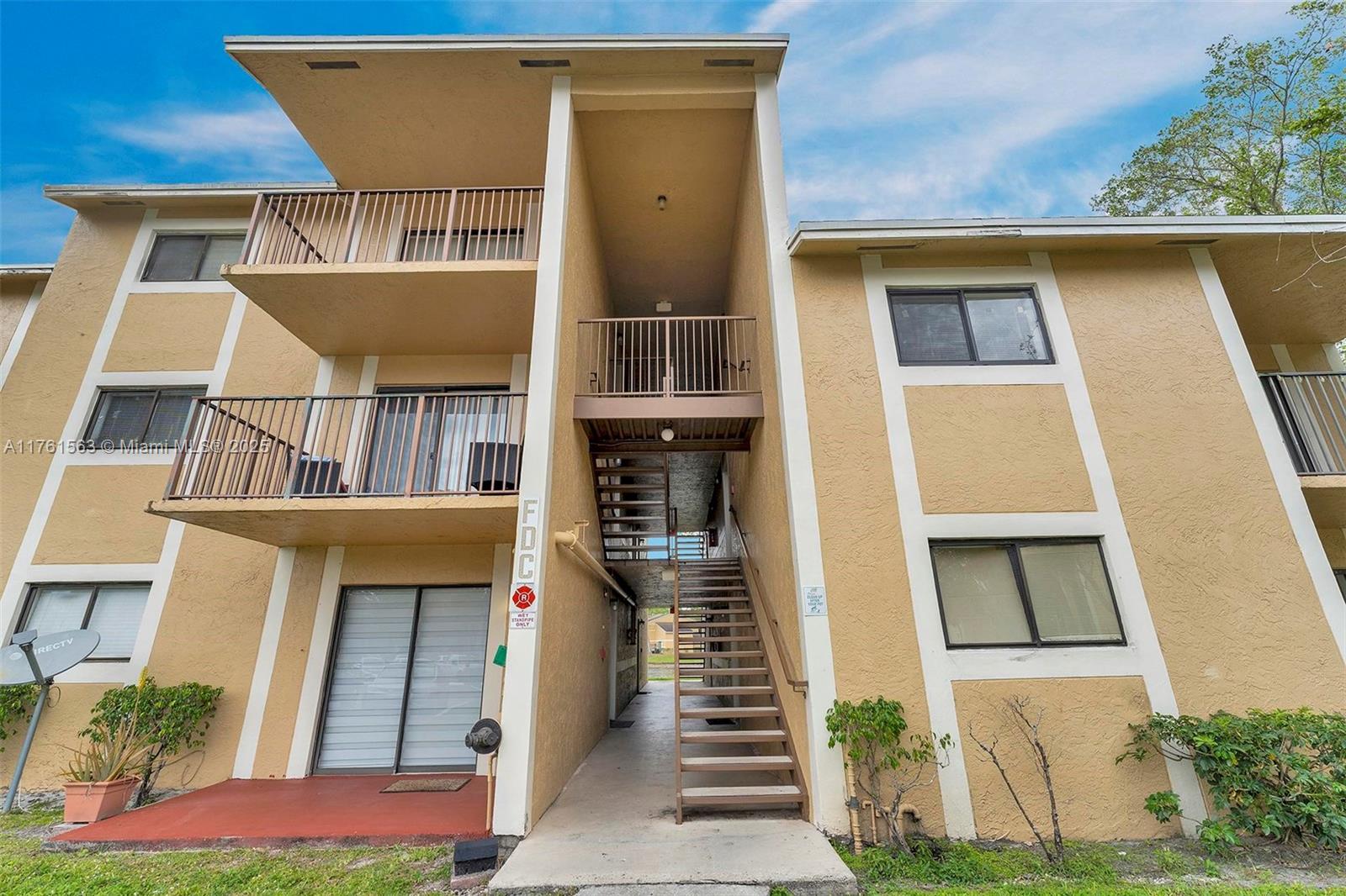 PALMS OF PEMBROKE CONDO - Residential
