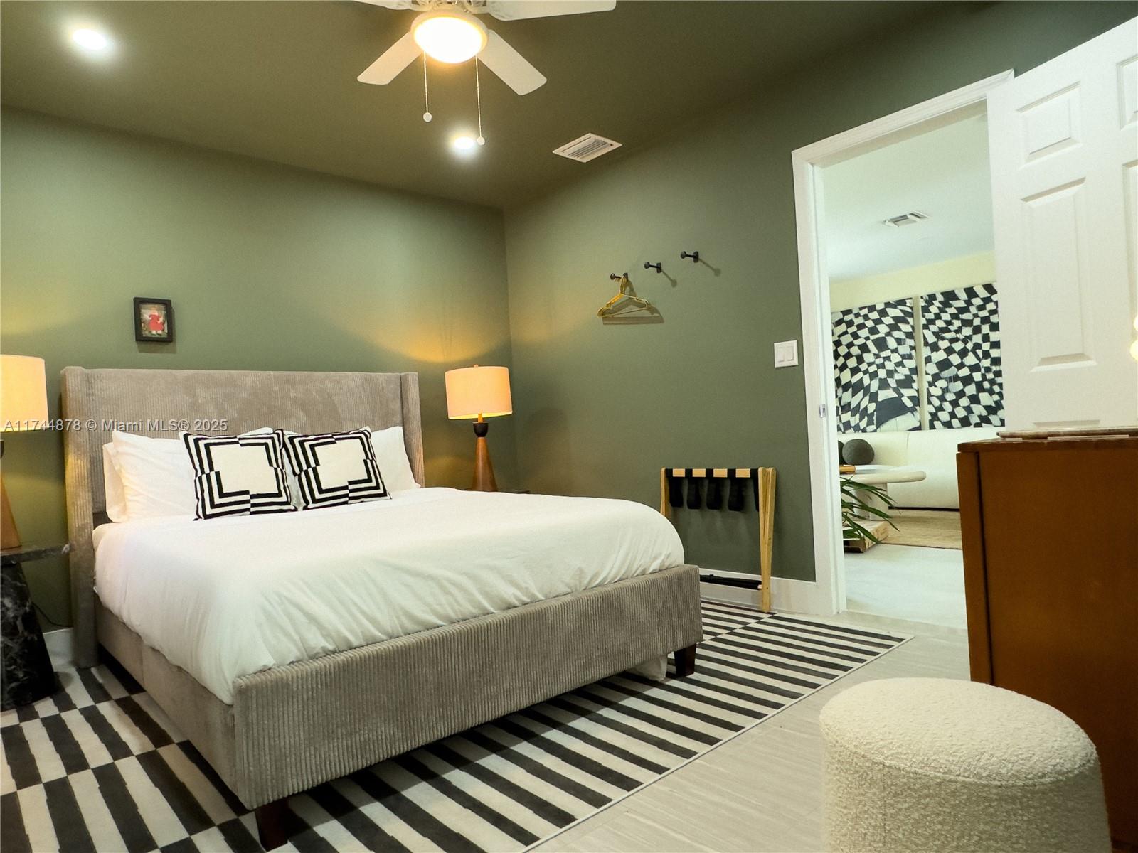 SNUG HARBOR SEC TWO - Residential Lease