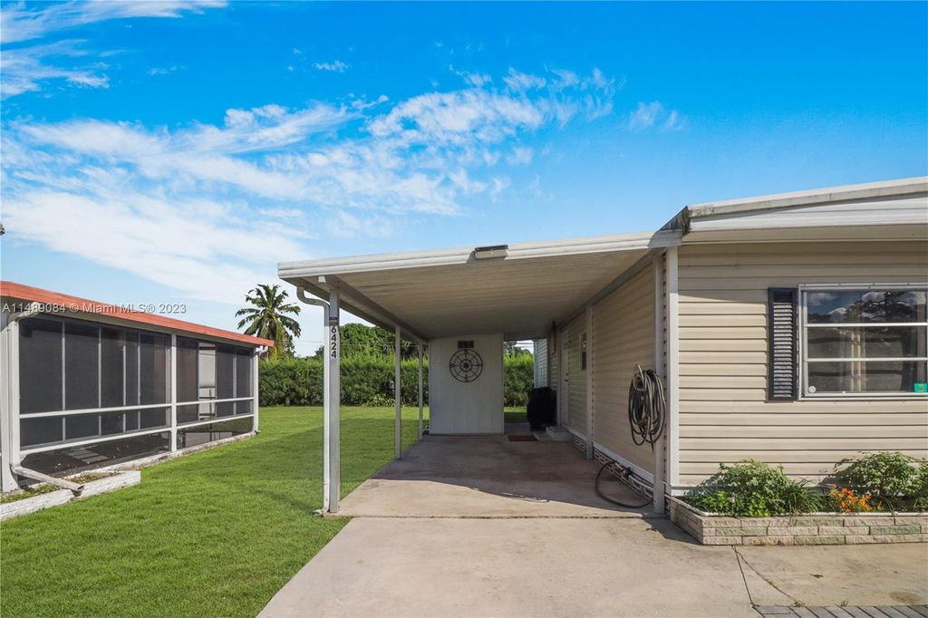 Photo of 6424 S Ash Lane, Lantana, FL 33462 (MLS # A11489084)