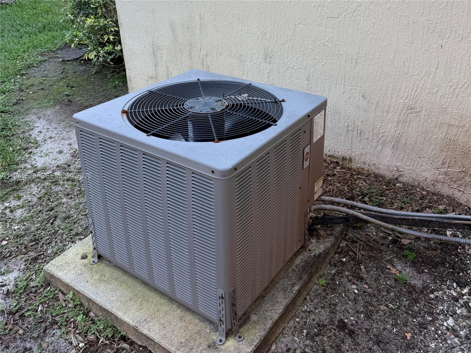 WYNDHAM LAKES EAST - Residential