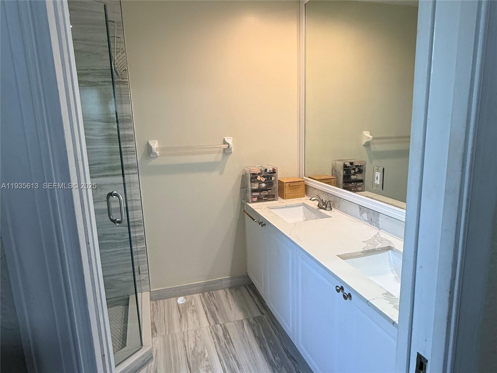 WYNDHAM LAKES EAST - Residential