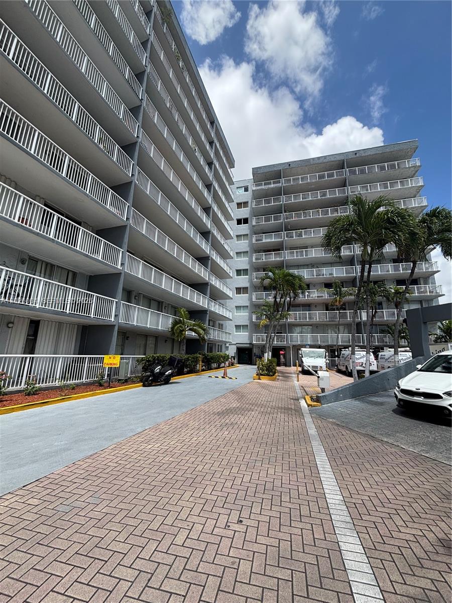 ISLA DEL MAR CONDO - Residential