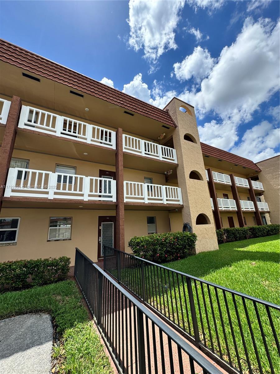 Property for Sale at 9041 Sunrise Lakes Blvd 110, Sunrise, Miami-Dade County, Florida - Bedrooms: 1 
Bathrooms: 1  - $114,990