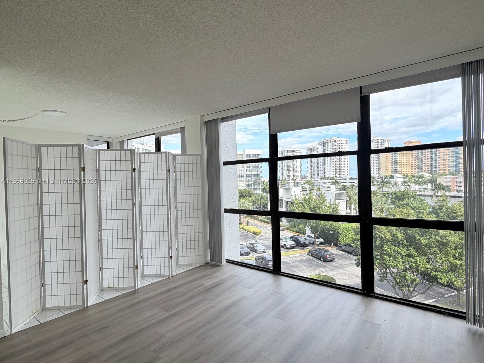 OCEANVIEW PARK CONDO - Residential Lease