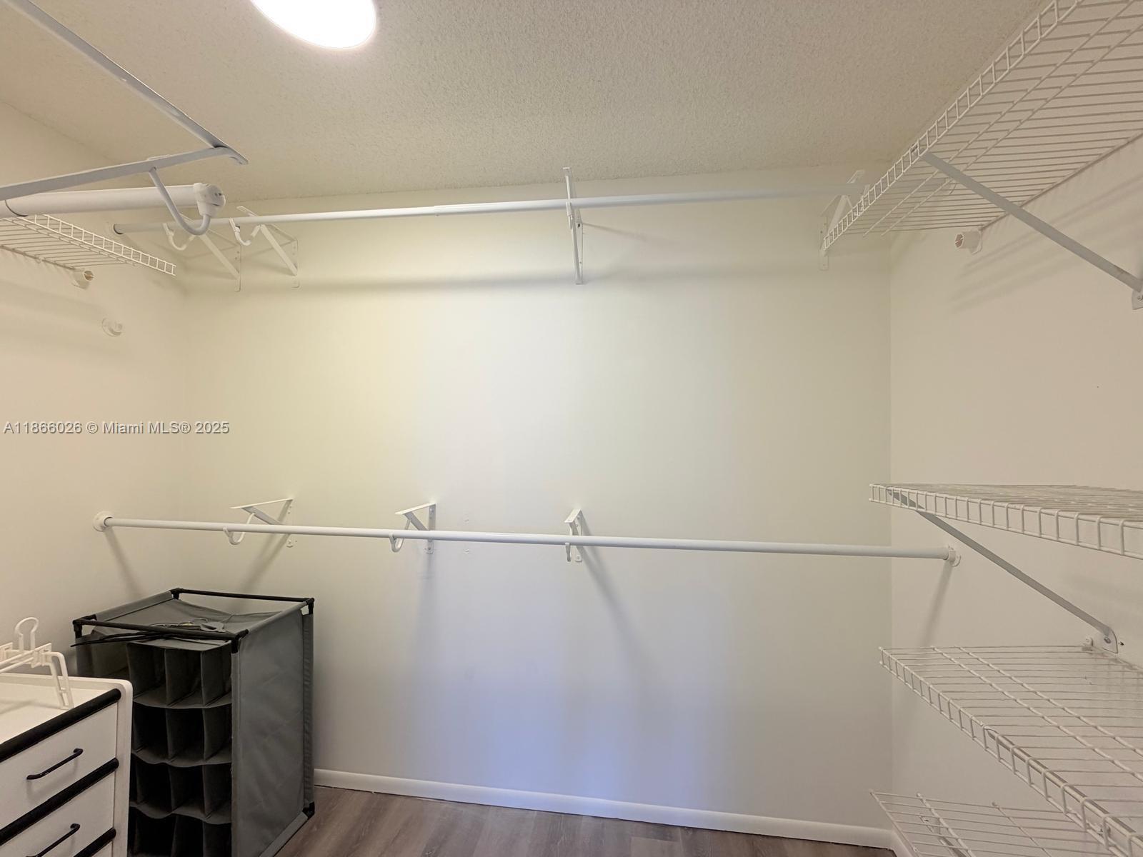 OCEANVIEW PARK CONDO - Residential Lease