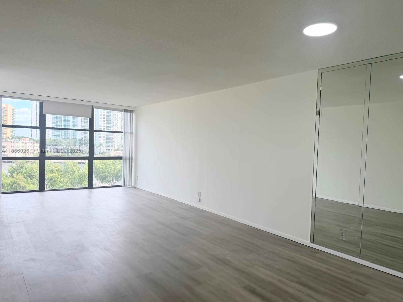 OCEANVIEW PARK CONDO - Residential Lease