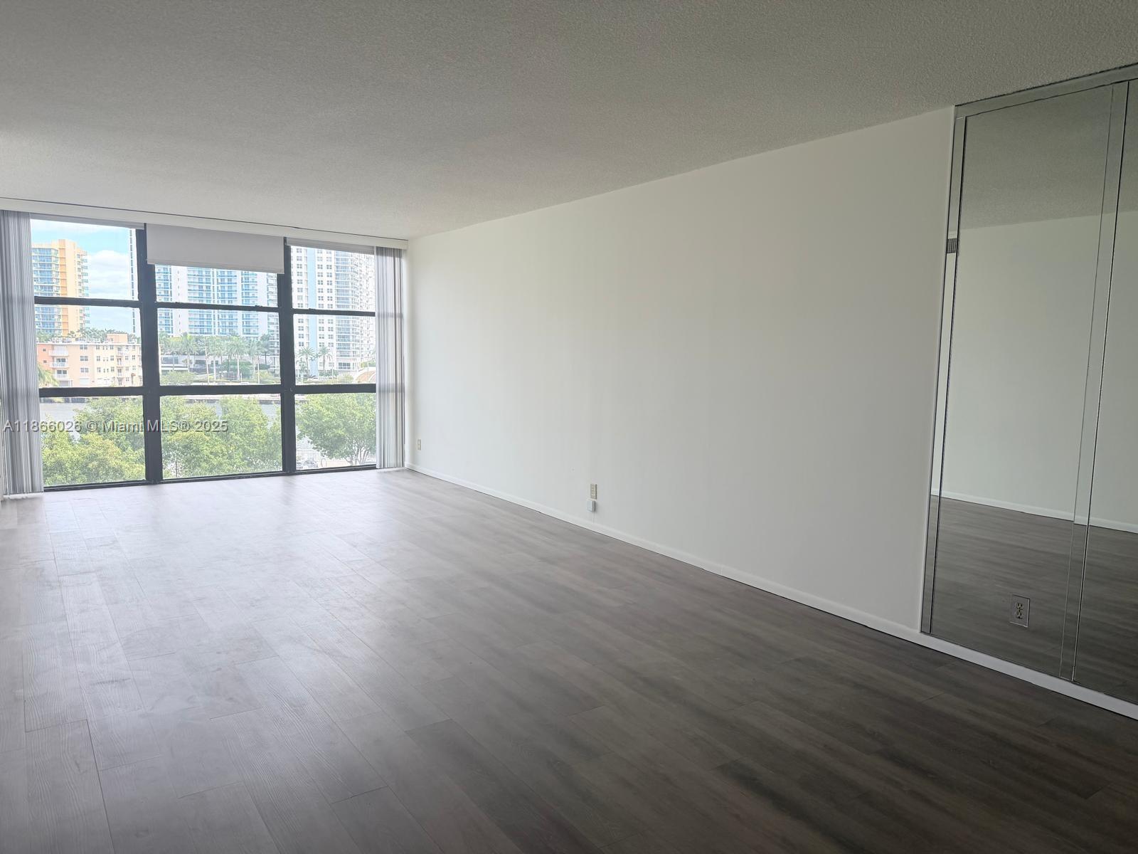 OCEANVIEW PARK CONDO - Residential Lease