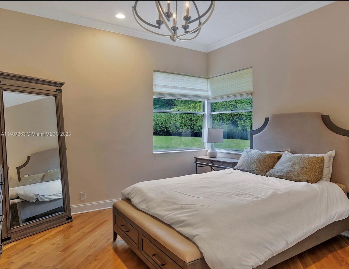 BREAKERS WEST 11 - Residential