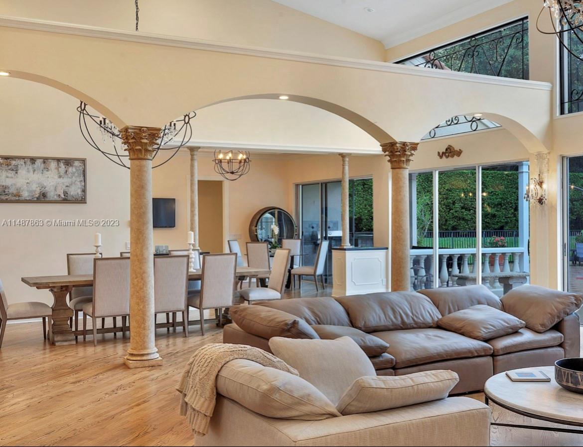 BREAKERS WEST 11 - Residential