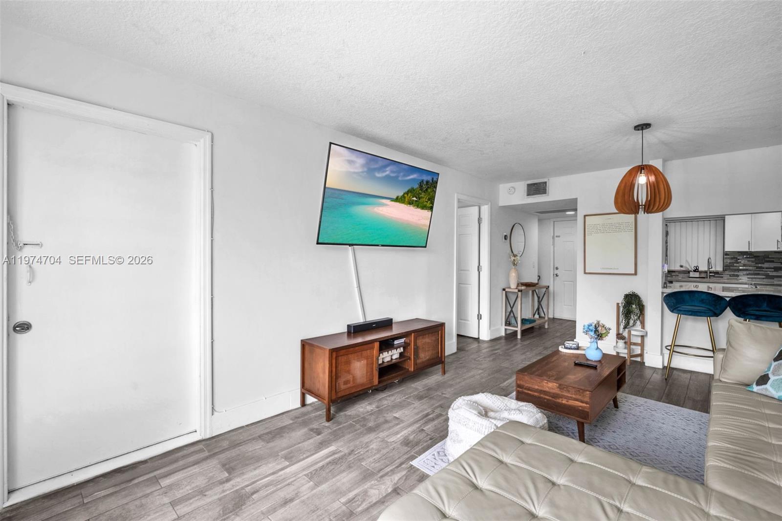 LIVE OAK CONDO TWELVE - Residential Lease