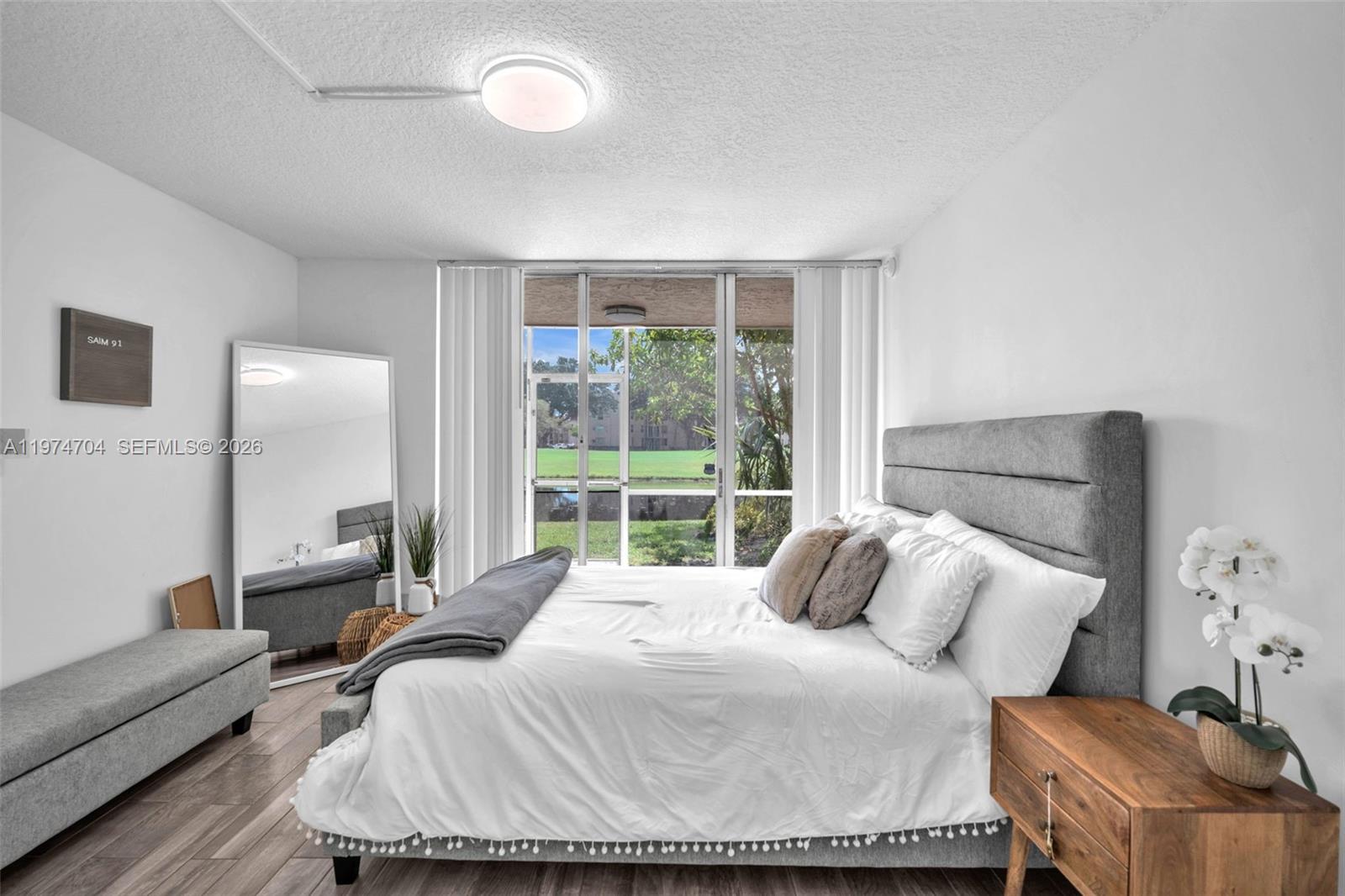 LIVE OAK CONDO TWELVE - Residential Lease