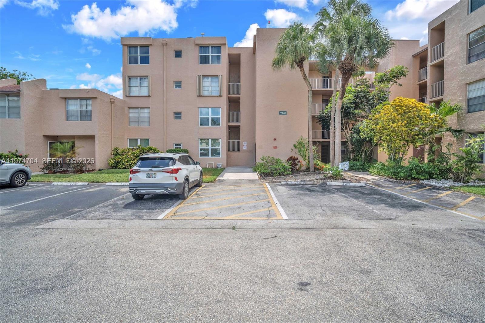 LIVE OAK CONDO TWELVE - Residential Lease
