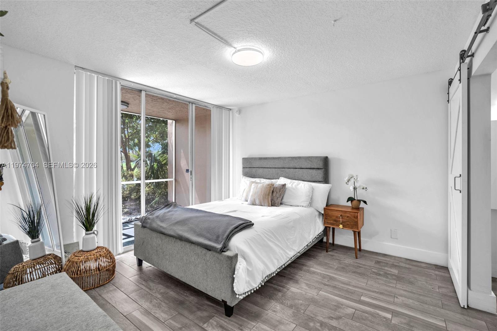 LIVE OAK CONDO TWELVE - Residential Lease