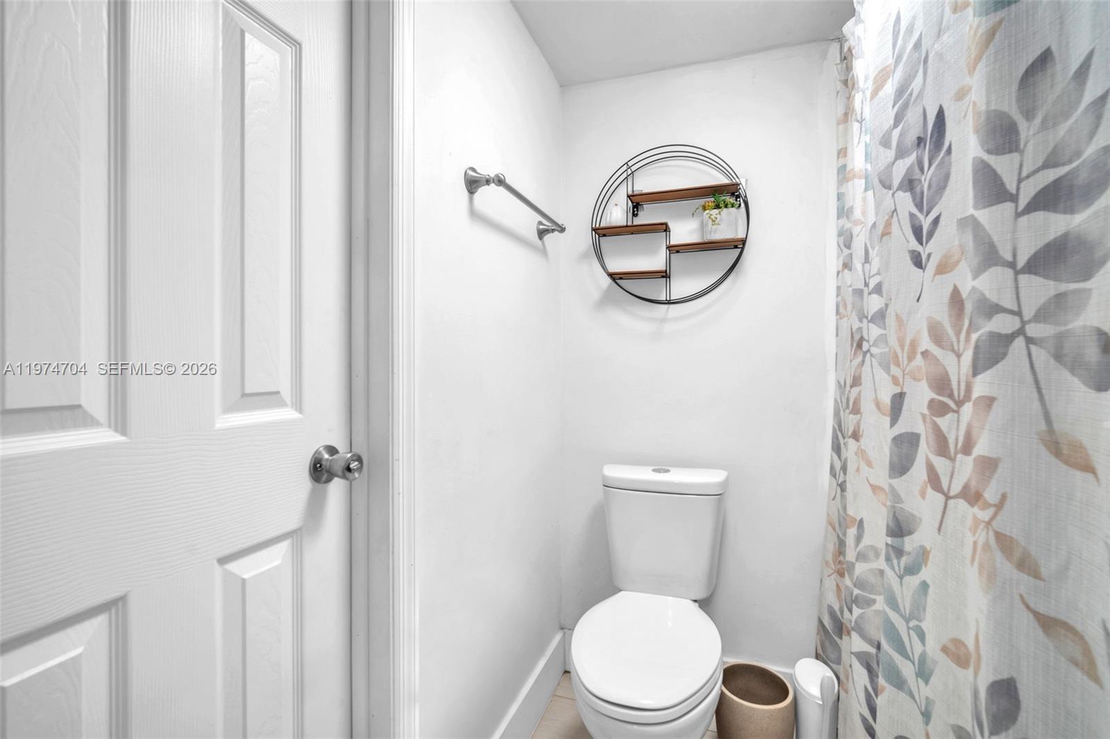 LIVE OAK CONDO TWELVE - Residential Lease