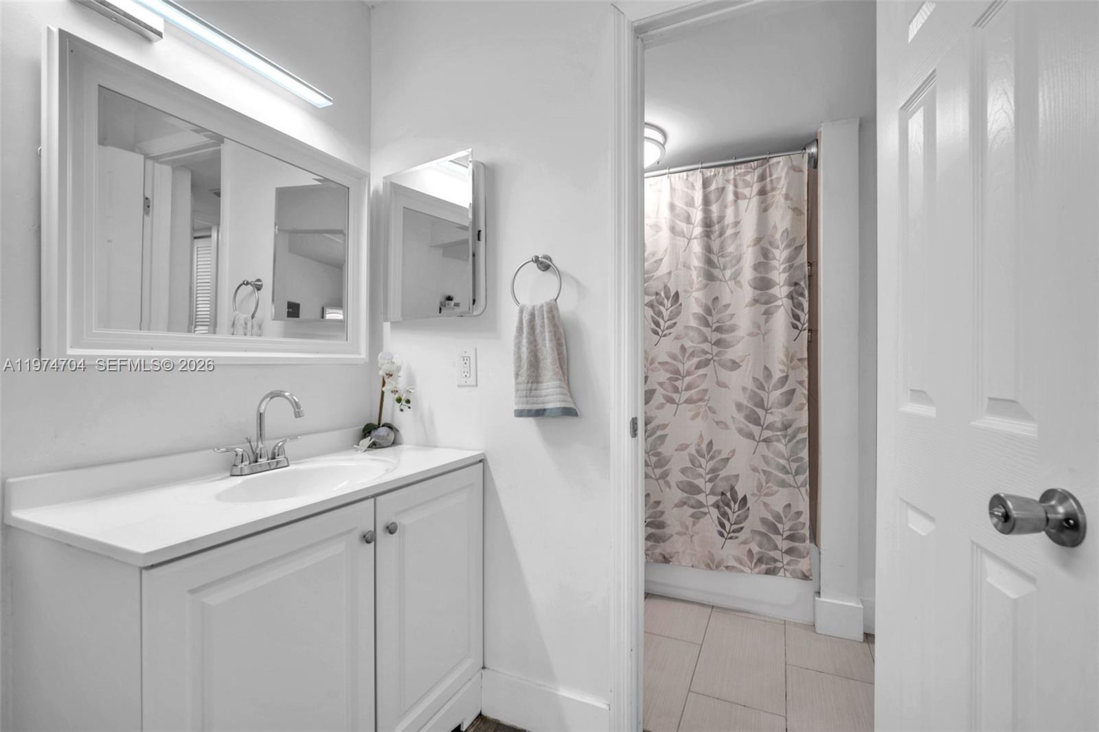 LIVE OAK CONDO TWELVE - Residential Lease