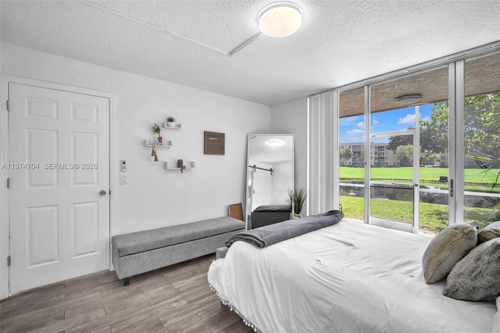 LIVE OAK CONDO TWELVE - Residential Lease