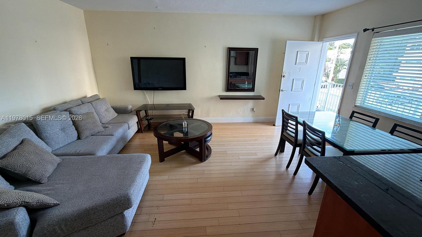 10101 W Bay Harbor Dr 9