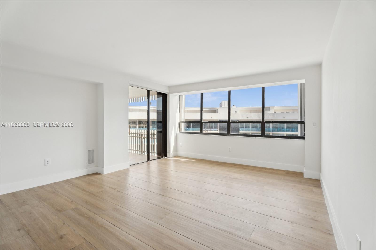 3 Grove Isle Dr C707