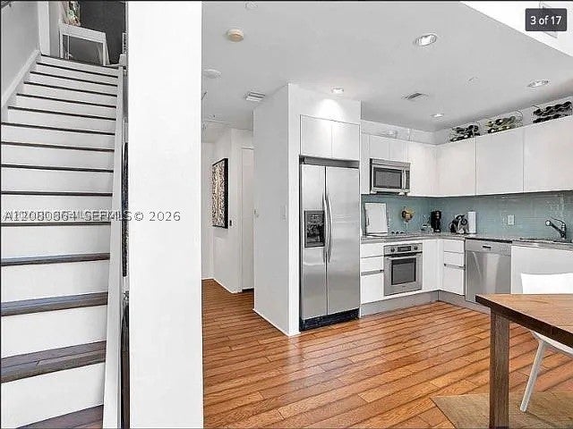 1050 Brickell Ave 208