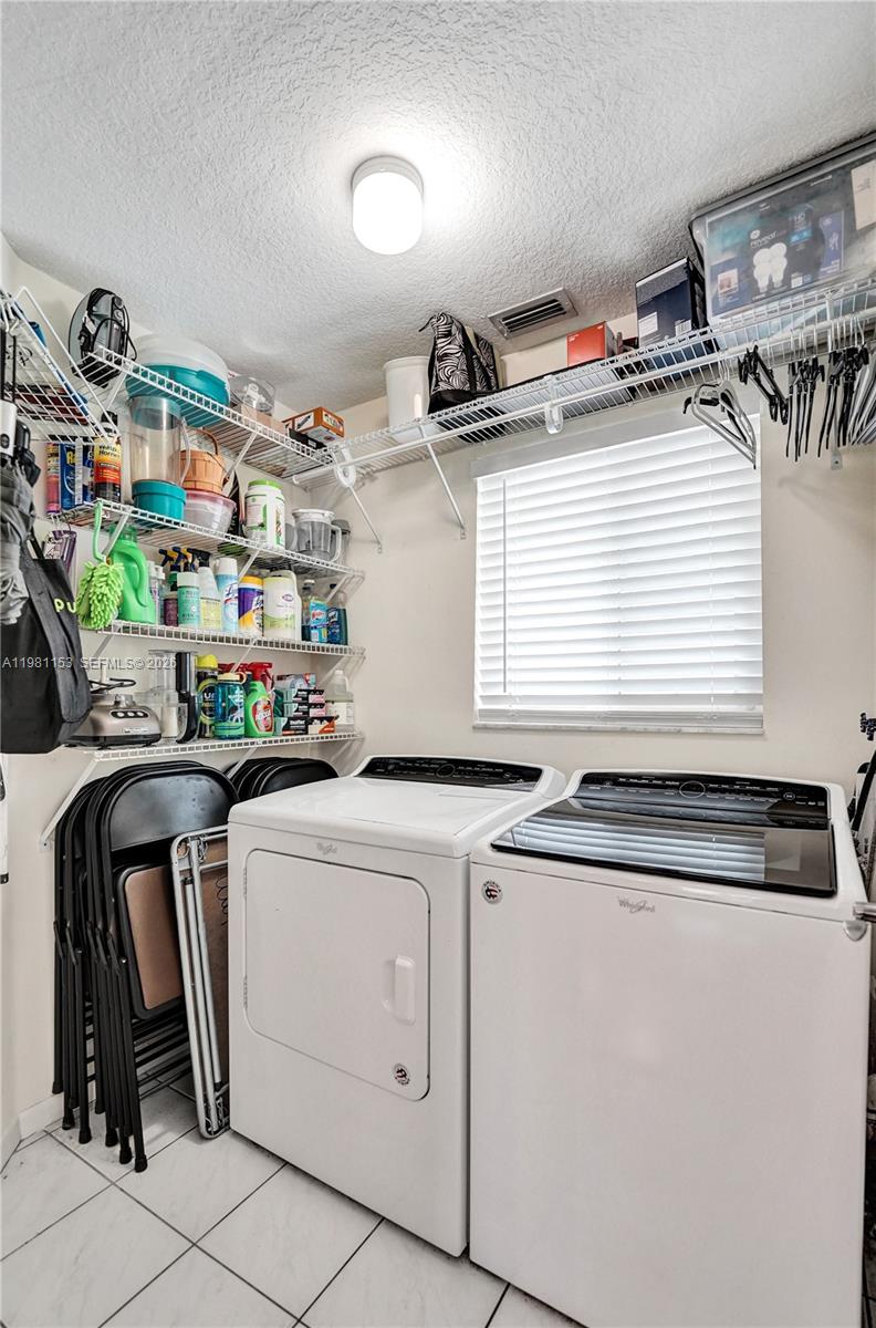 PINE LAKE RIDGE REPLAT - Residential