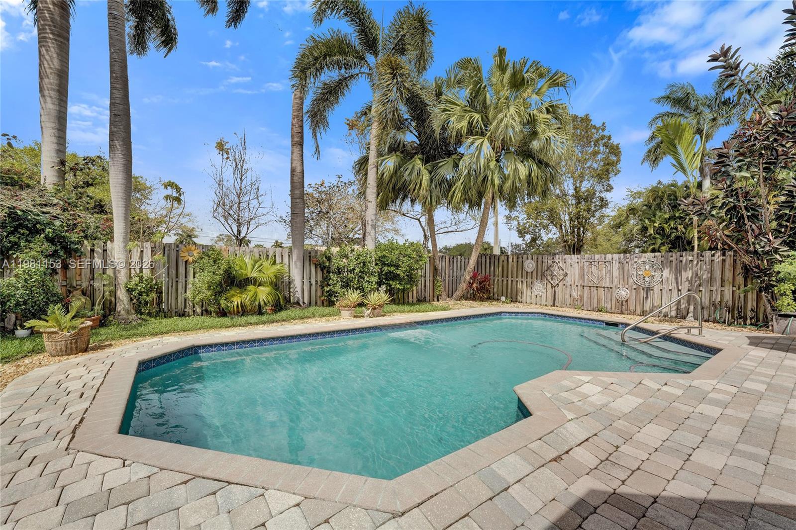 PINE LAKE RIDGE REPLAT - Residential