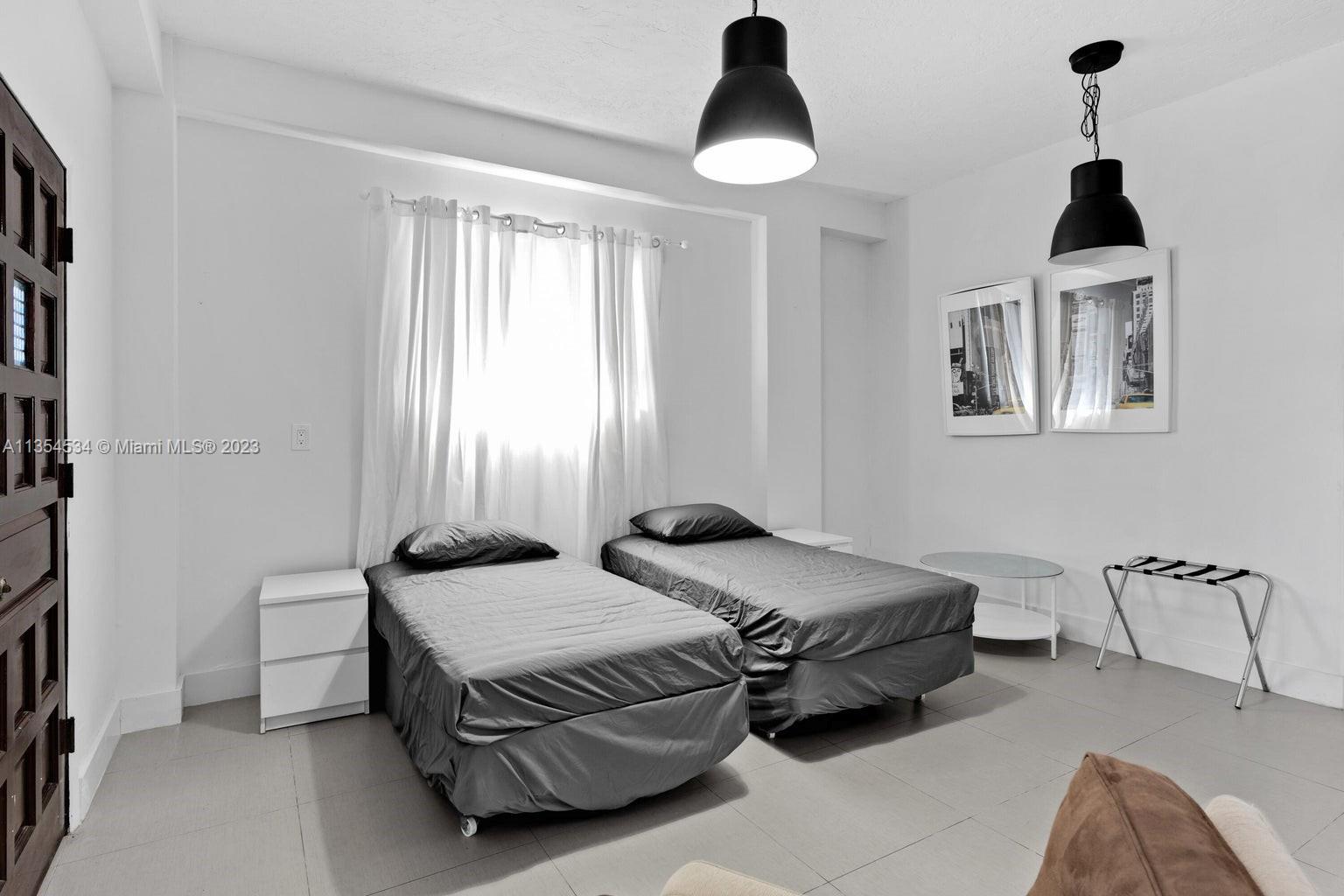 TWIN LAKES 1ST ADD - Residential