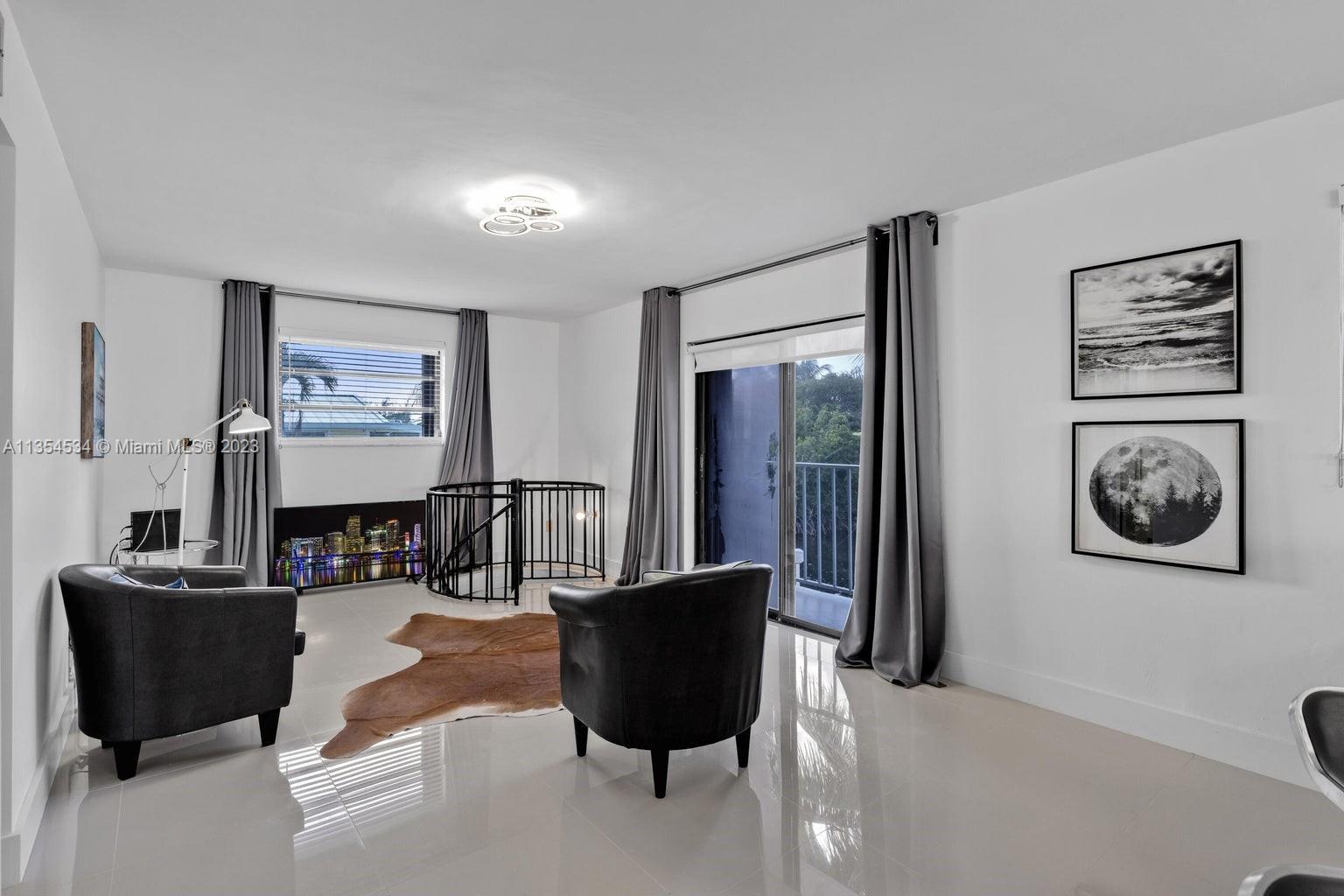 TWIN LAKES 1ST ADD - Residential