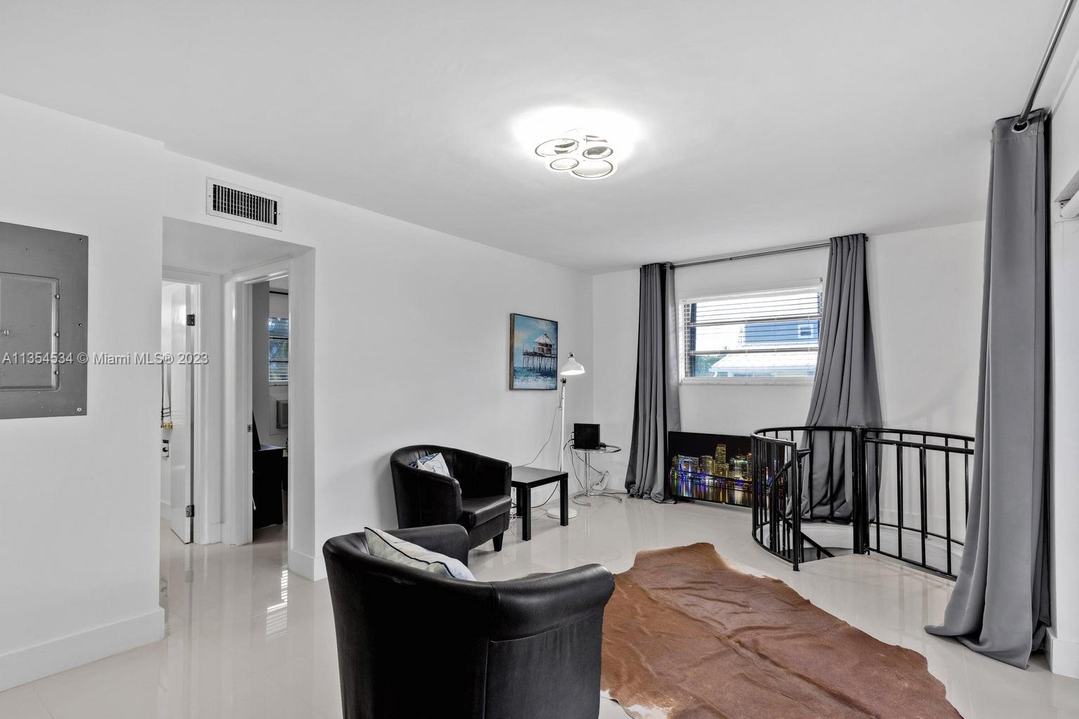 TWIN LAKES 1ST ADD - Residential