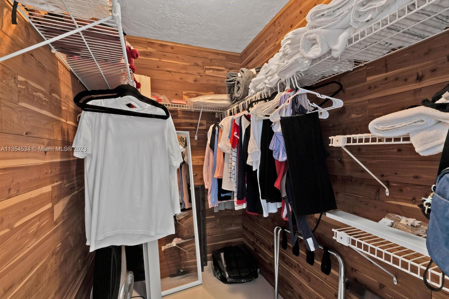 TWIN LAKES 1ST ADD - Residential