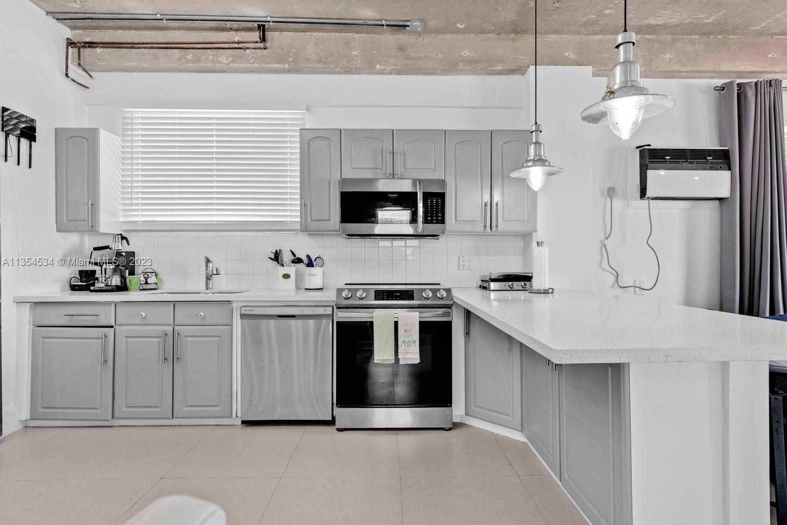 TWIN LAKES 1ST ADD - Residential