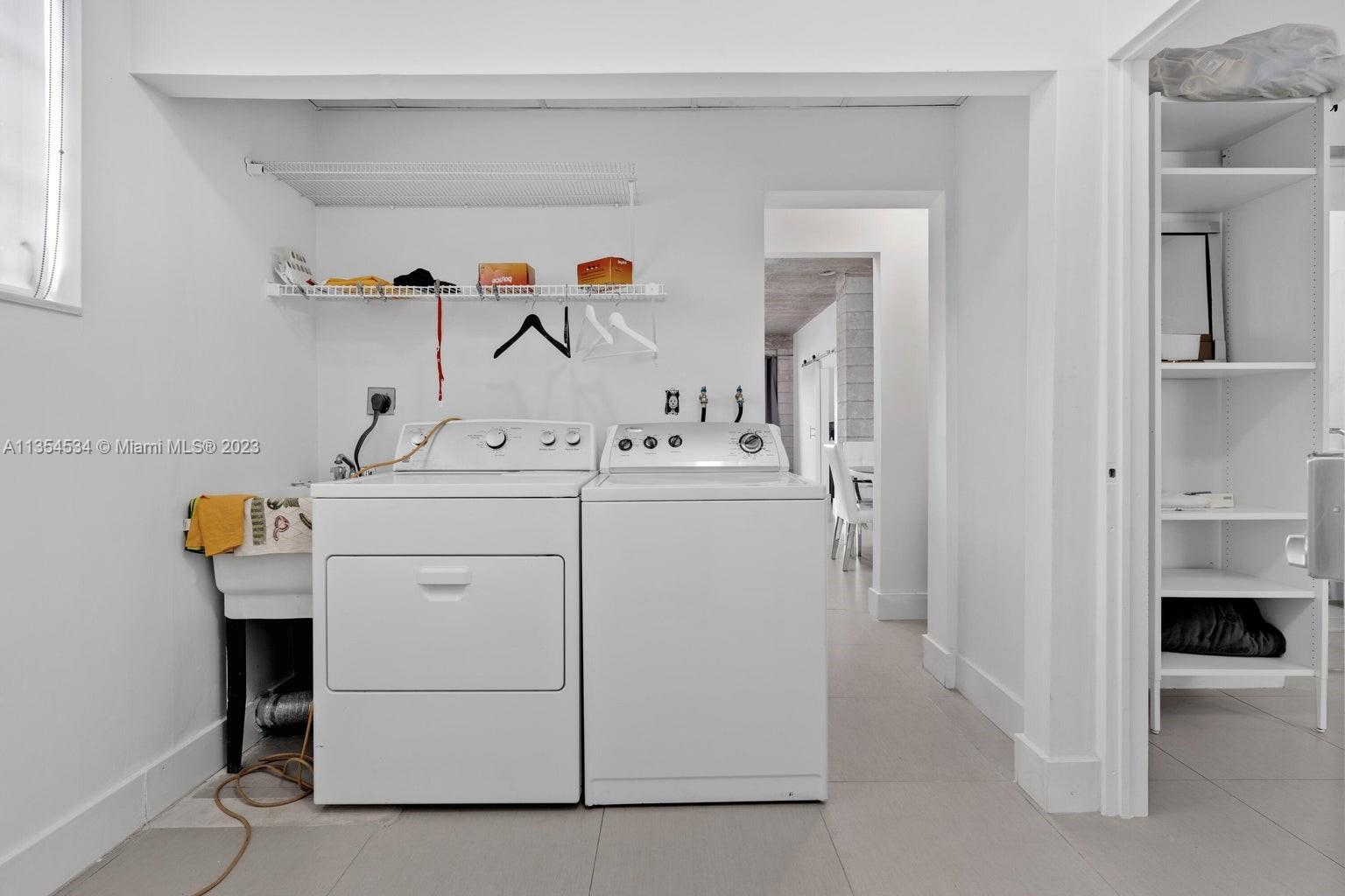 TWIN LAKES 1ST ADD - Residential