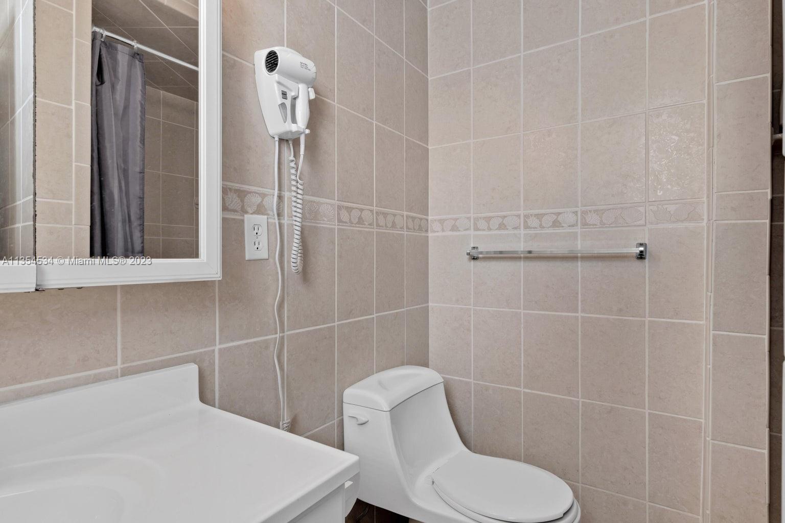 TWIN LAKES 1ST ADD - Residential