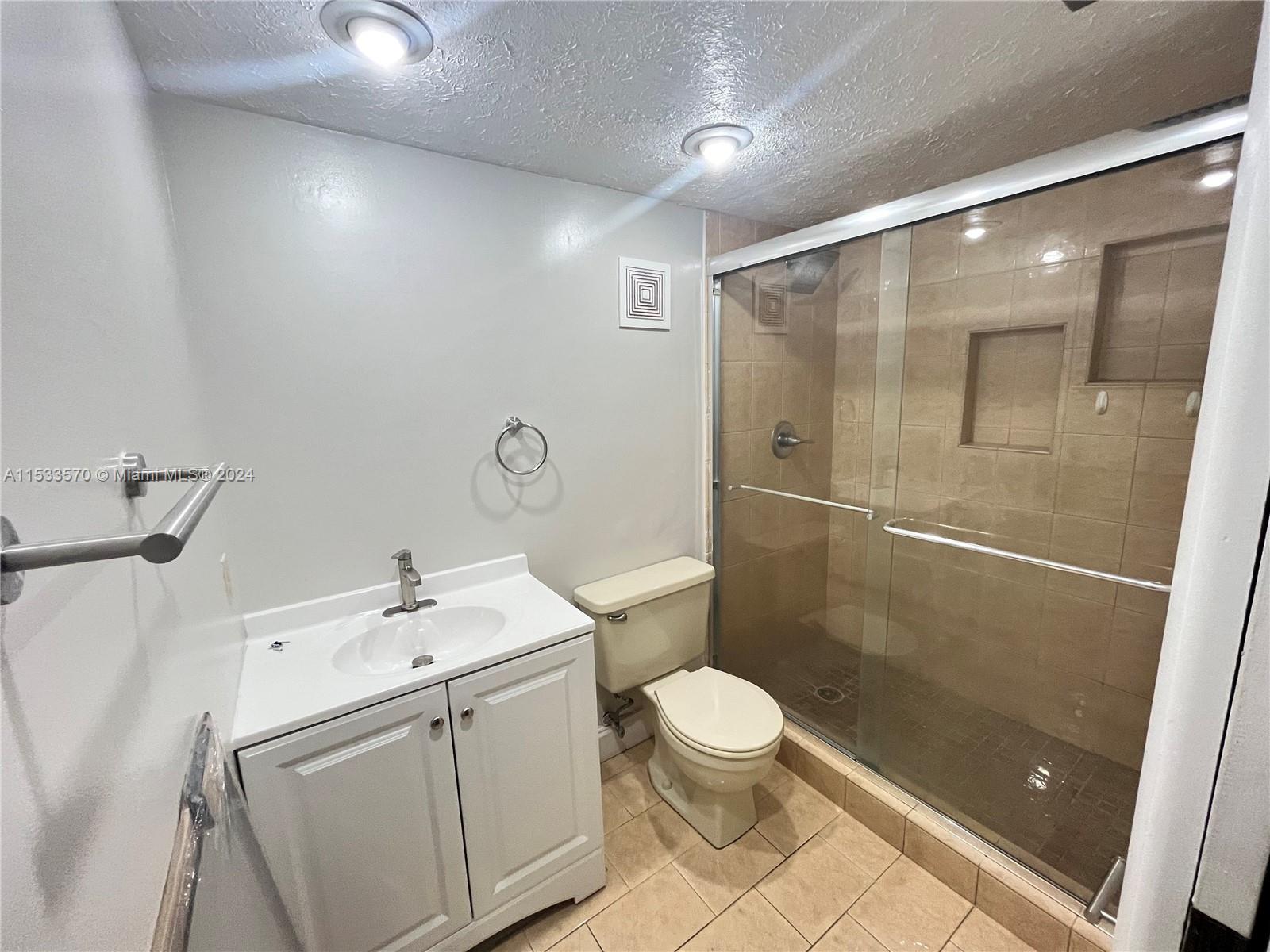 HORIZONS WEST CONDO #4 - Residential Lease