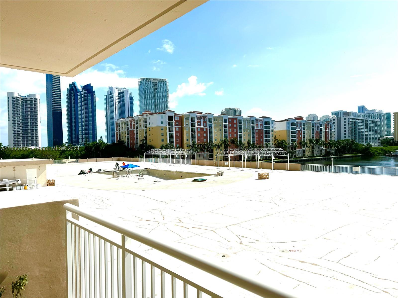 WINSTON TOWERS 100 CONDO - Residential