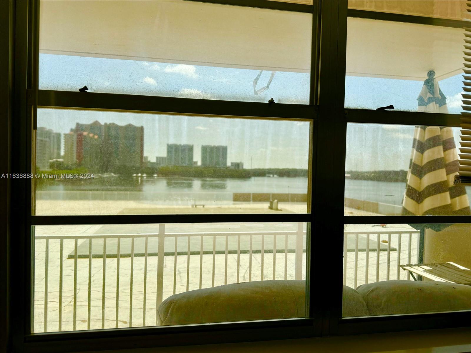 WINSTON TOWERS 100 CONDO - Residential