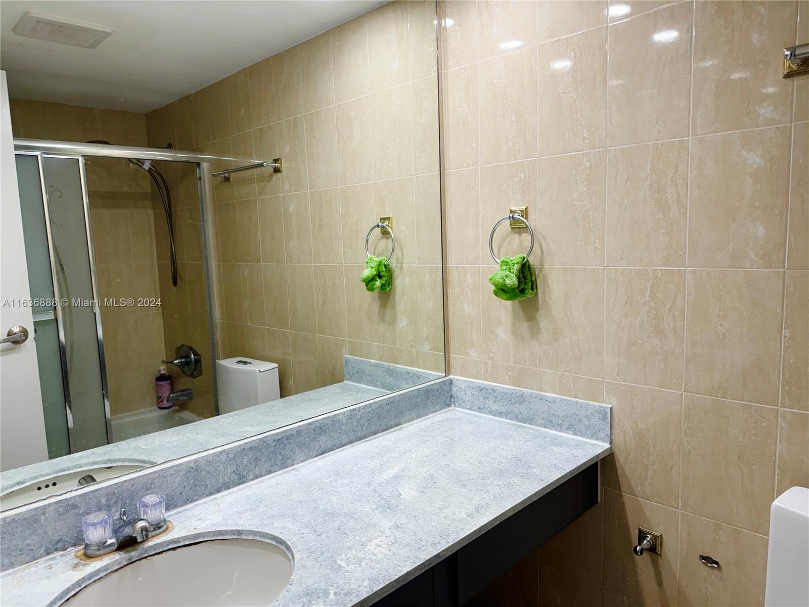 WINSTON TOWERS 100 CONDO - Residential