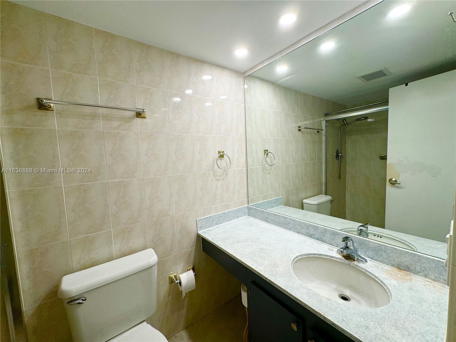 WINSTON TOWERS 100 CONDO - Residential