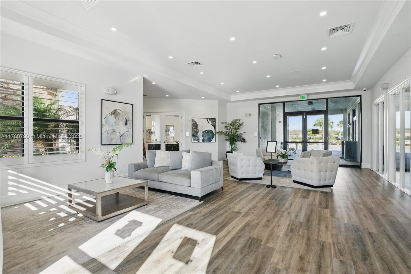 PORTICO - Residential