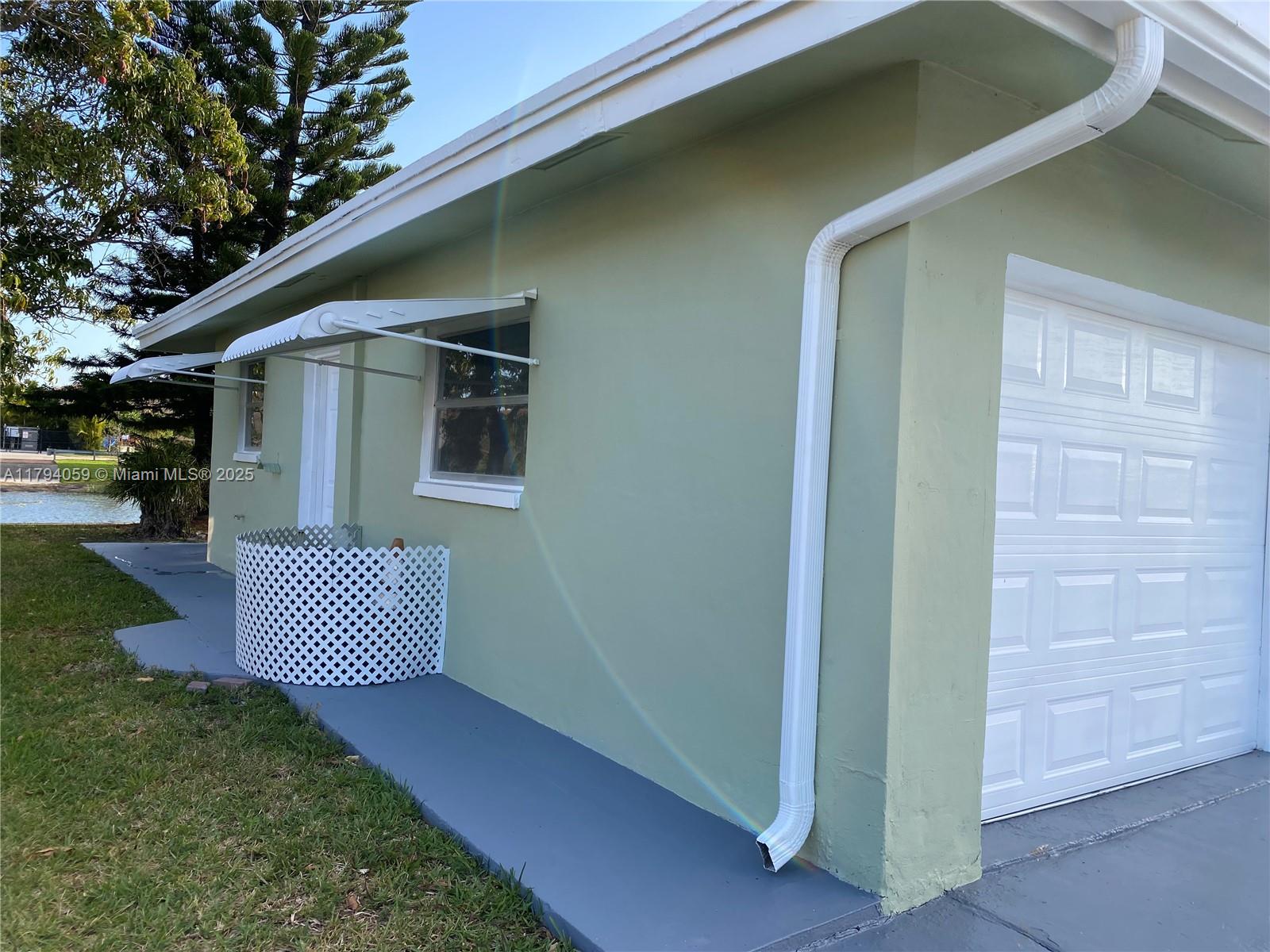 5009 NW 51st Ct