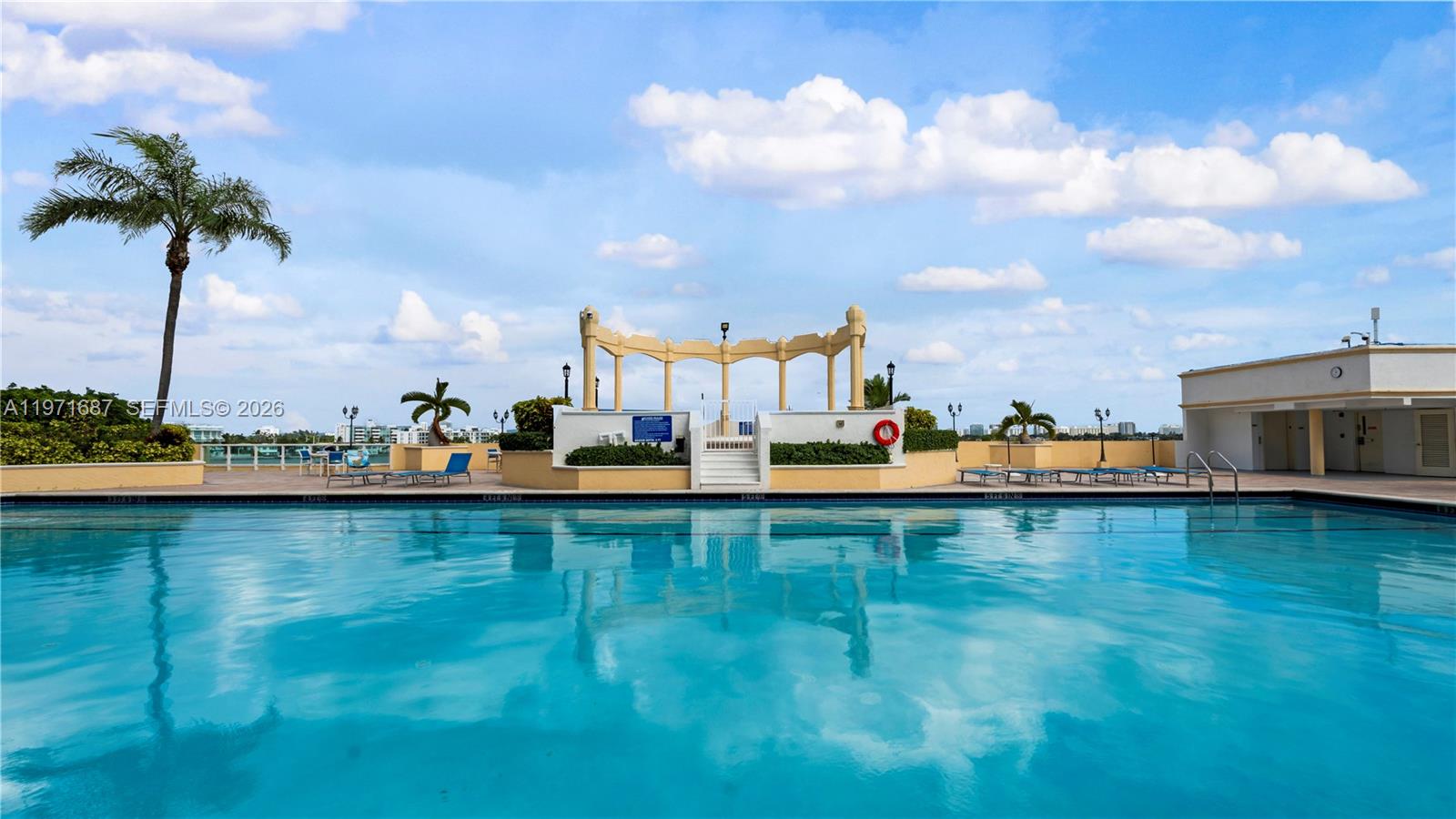 THE GRANDVIEW PALACE COND - Residential