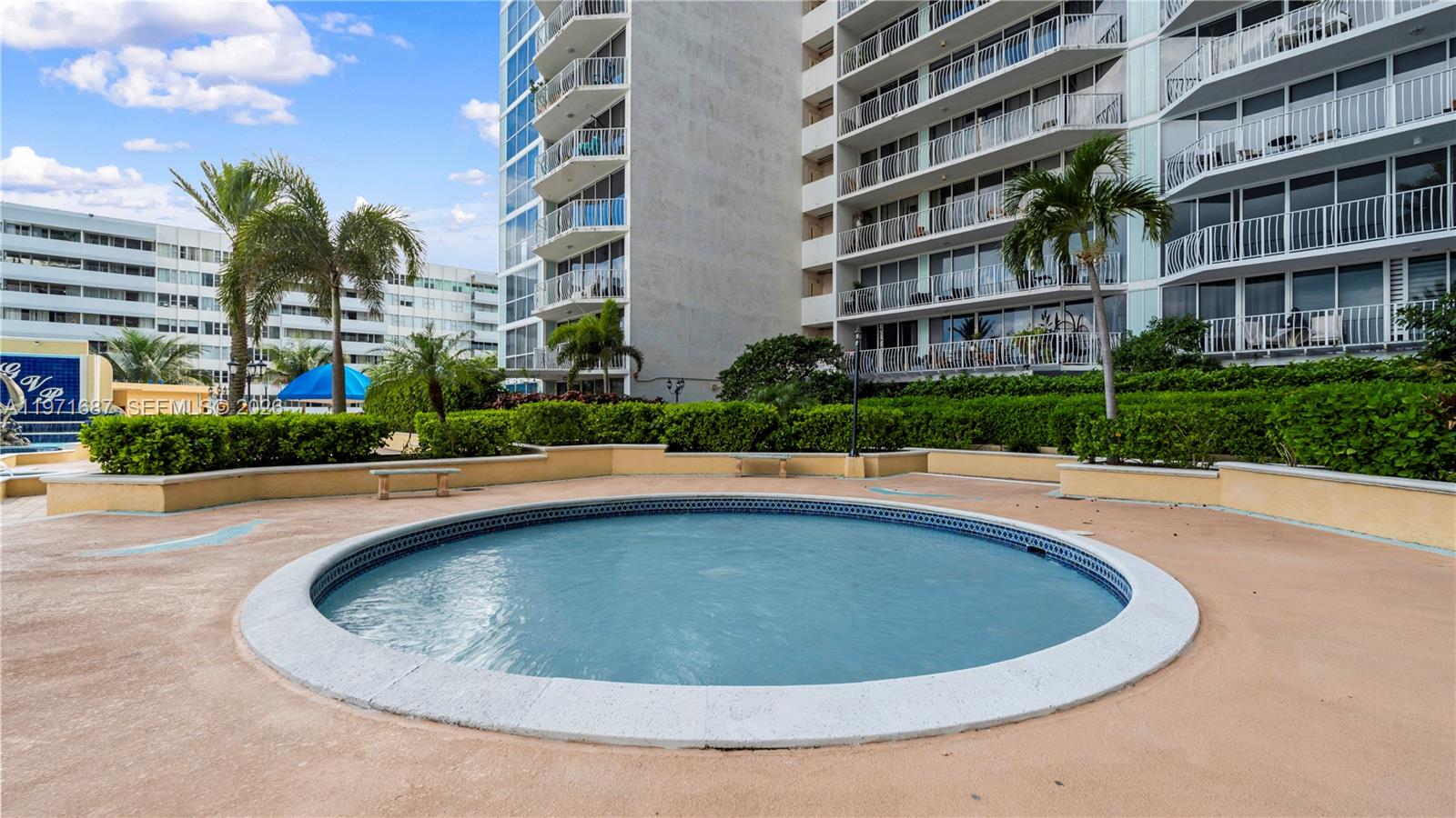 THE GRANDVIEW PALACE COND - Residential