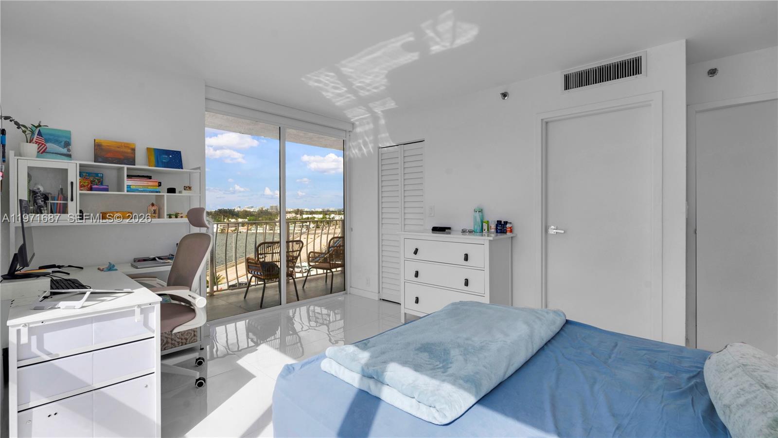 THE GRANDVIEW PALACE COND - Residential