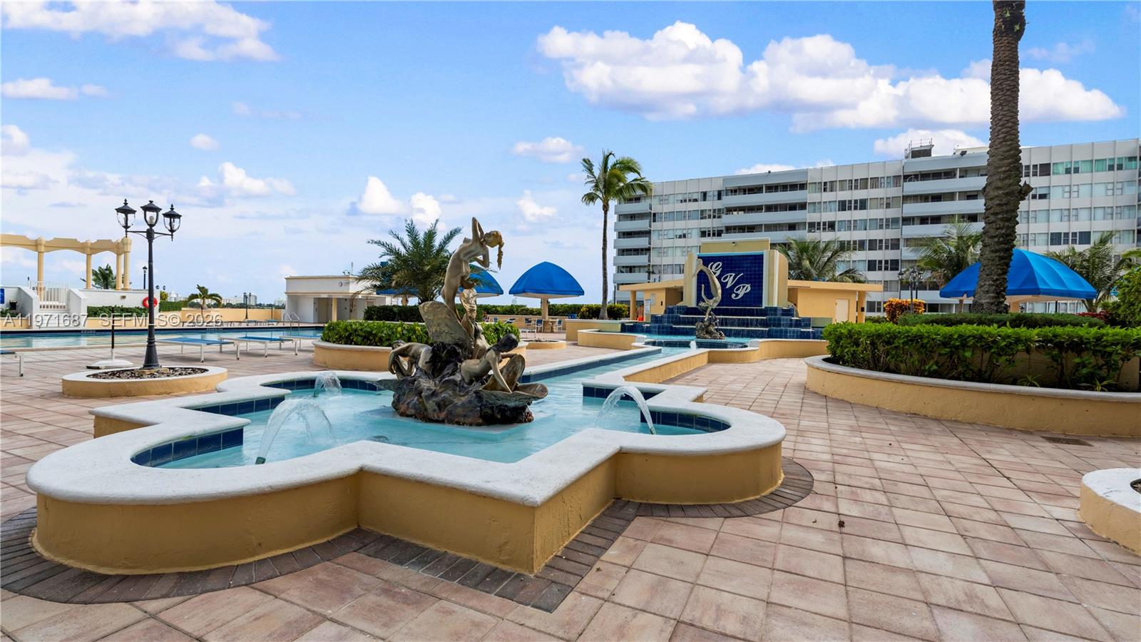 THE GRANDVIEW PALACE COND - Residential