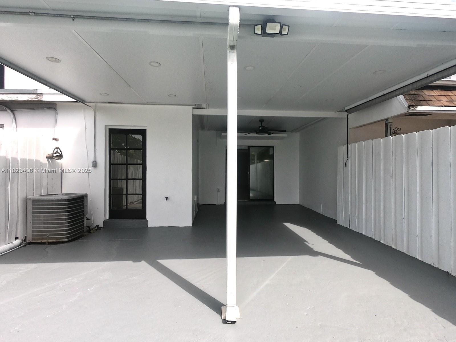 LAKE ROYAL EAST - Residential