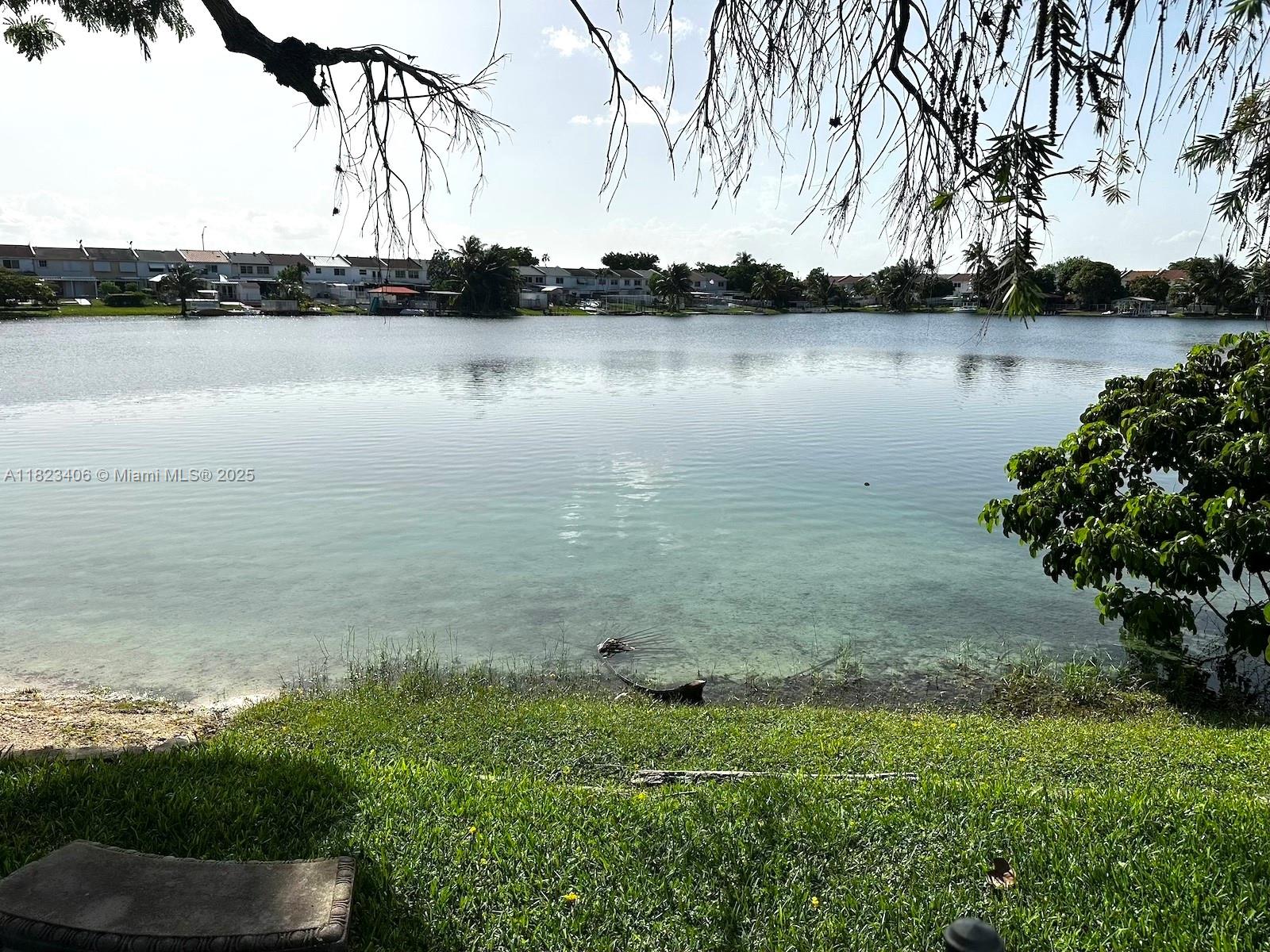 LAKE ROYAL EAST - Residential